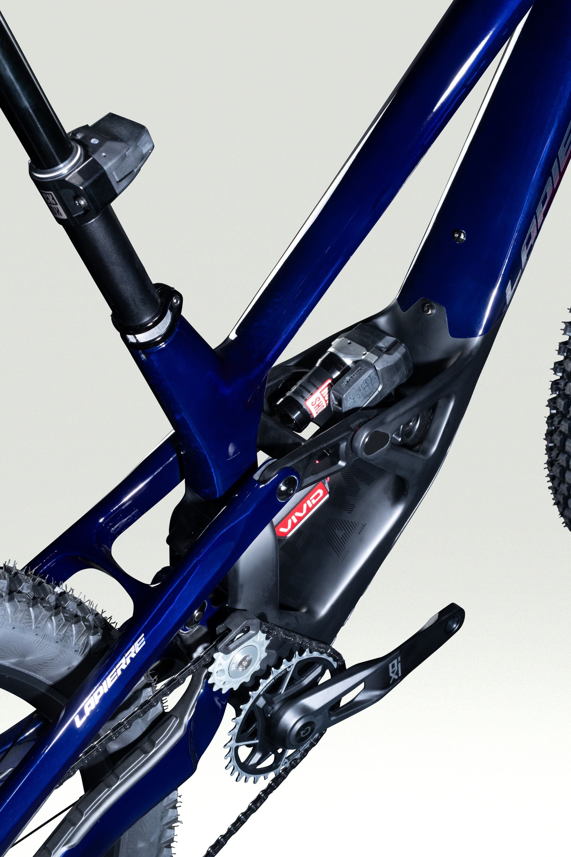 LAPIERRE_MY26_SPICY-CF-TEAM_Mullet_DETAIL-2_LSDUA